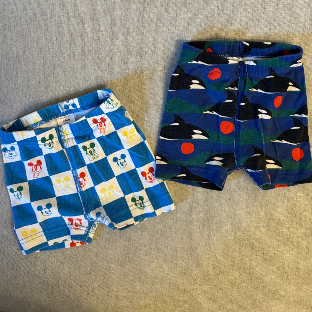 Hanna Andersson Disney Mickey mouse & orca print short bundle GUC 2T